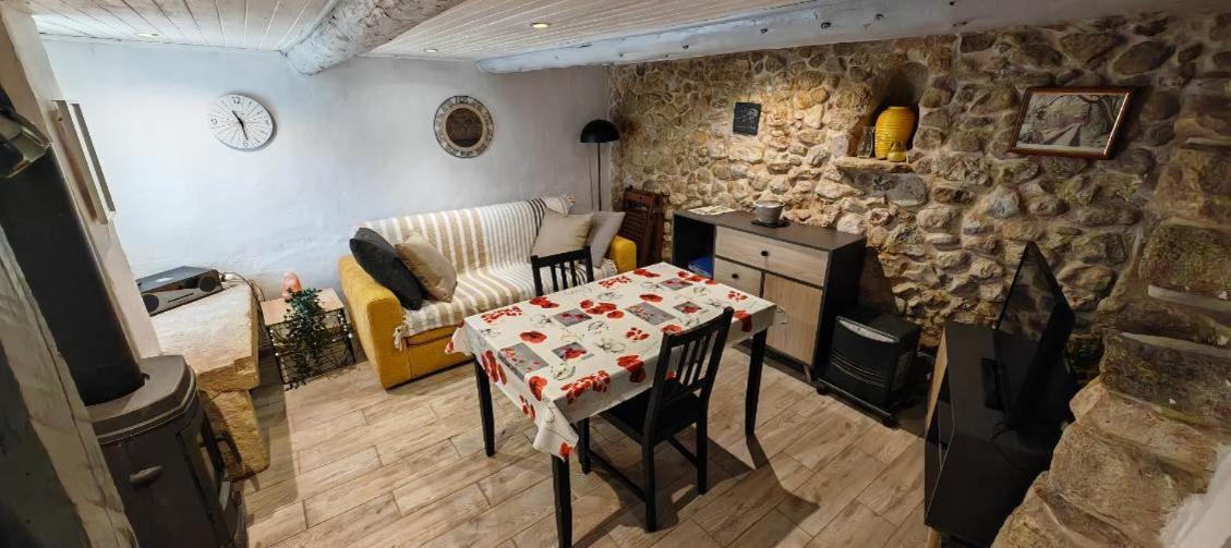 Le Cabanon De Vally Caromb Екстериор снимка